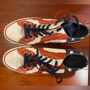 Converse low top size 11 women’s